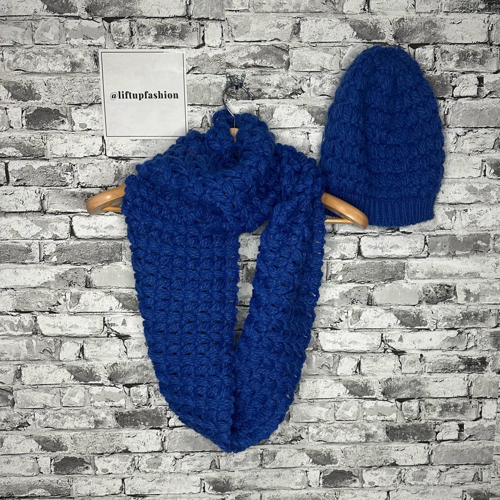 EUC Lane Bryant Royal Blue Knit Scarf and Hat Set ONE SIZE (RN 118641)